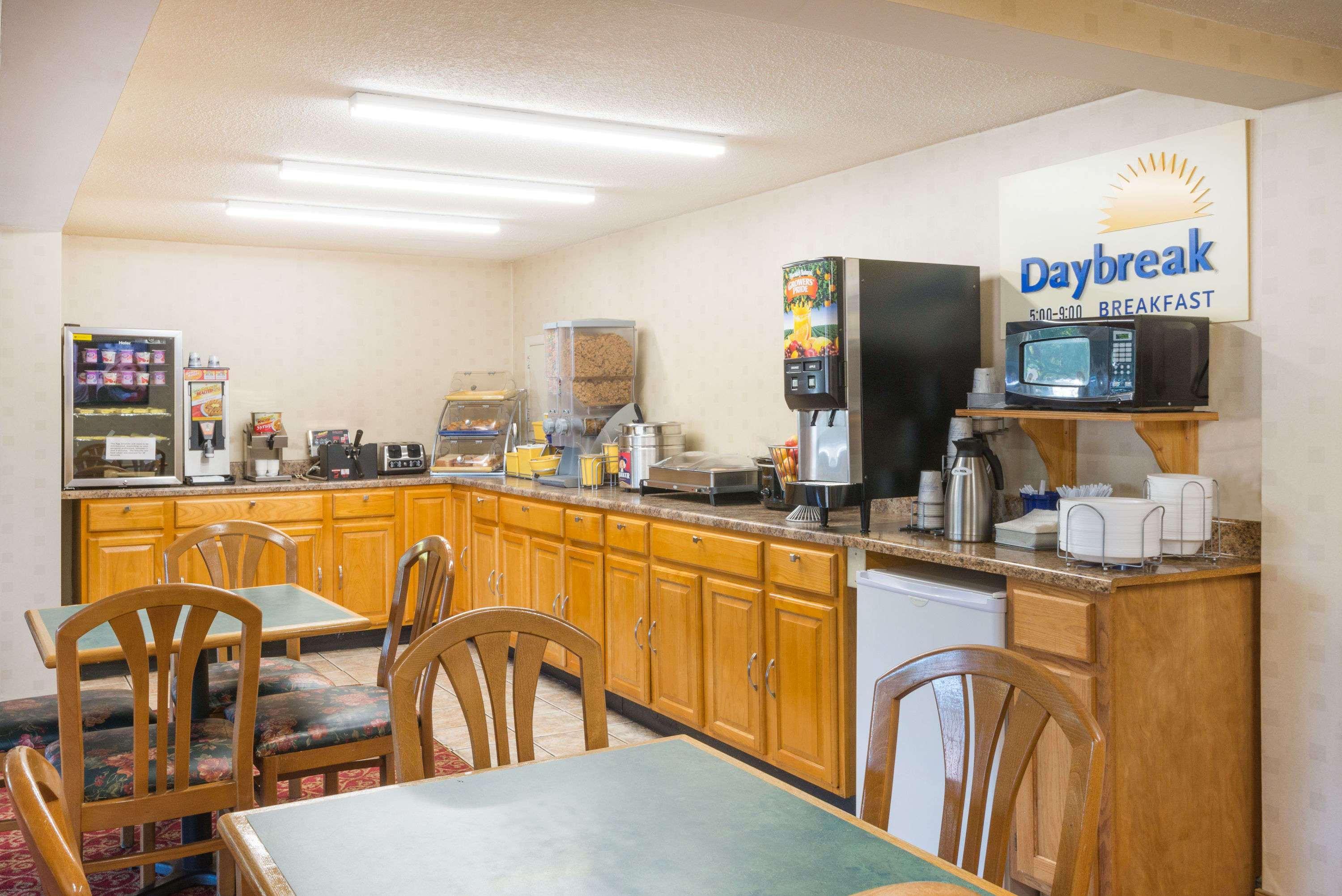 Days Inn By Wyndham Paintsville מראה חיצוני תמונה